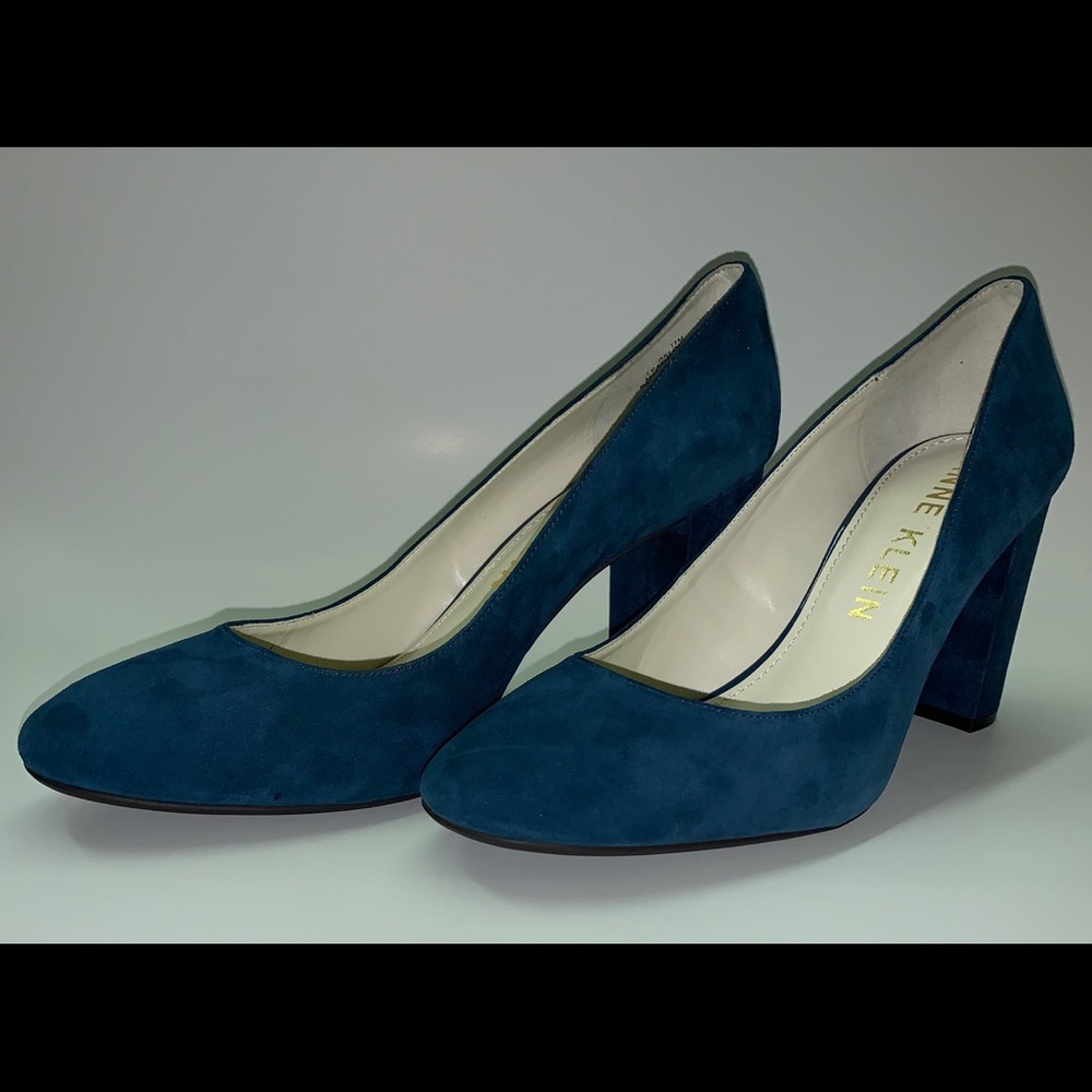 NEW  Anne Klein Navy Suede Pumps Size 11